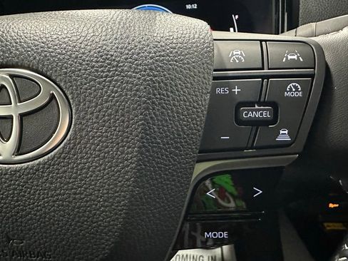 Used 2025 Toyota Camry SE w/ Convenience Package FWD image 20