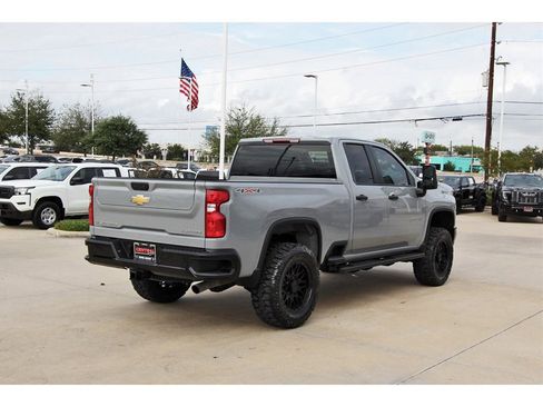 Used 2025 Chevrolet Silverado 2500 Custom w/ Custom Value Package image 5