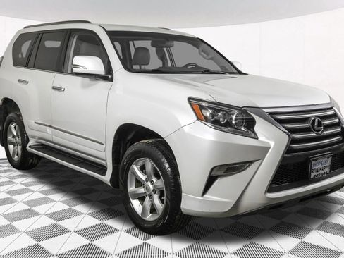 Used 2018 Lexus GX 460 w/ Navigation Package image 15