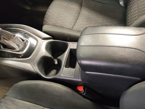 Used 2020 Nissan Rogue S FWD image 26