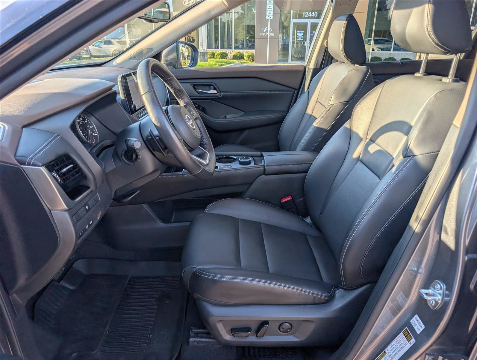 Used 2023 Nissan Rogue SL w/ SL Premium Package AWD/4WD image 17
