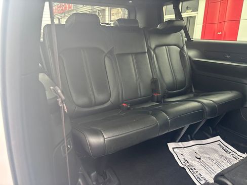 Used 2024 Jeep Wagoneer L Series II w/ Flexible Seating Group image 21