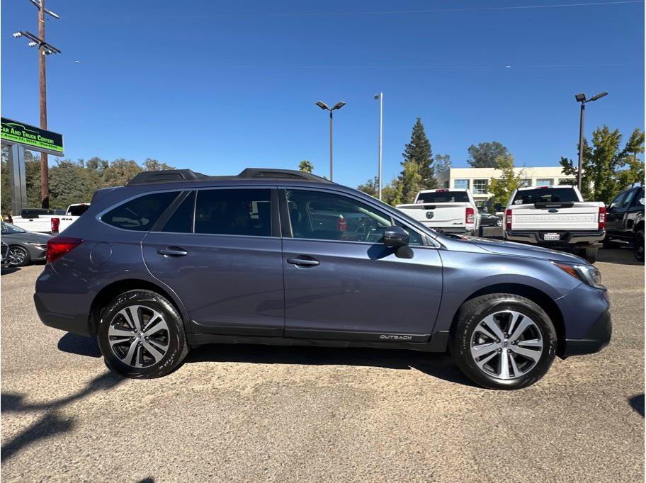Used 2018 Subaru Outback 2.5i Limited AWD/4WD image 9