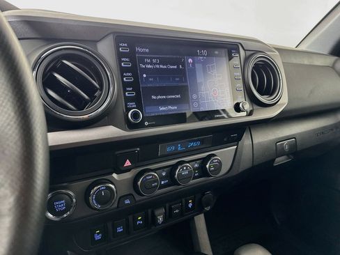 Certified 2021 Toyota Tacoma TRD Off-Road w/ Technology Package AWD/4WD image 17