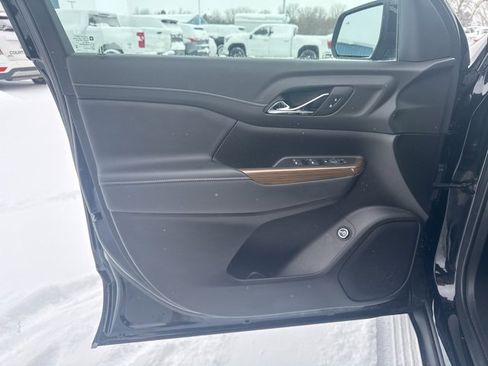 Used 2023 GMC Acadia SLE w/ Driver Convenience Package image 10