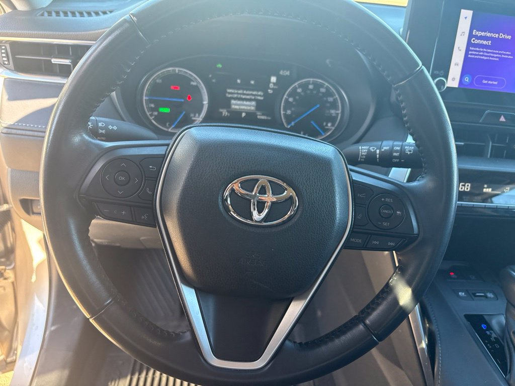 Used 2024 Toyota Venza LE AWD/4WD image 15