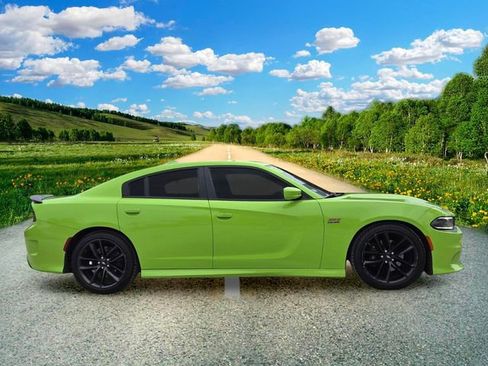 Used 2019 Dodge Charger Scat Pack RWD image 7