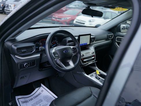 Used 2023 Ford Explorer XLT w/ Equipment Group 202A image 21