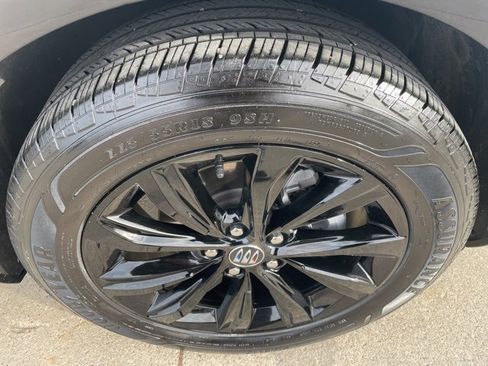 Used 2025 Buick Envista Sport Touring image 17