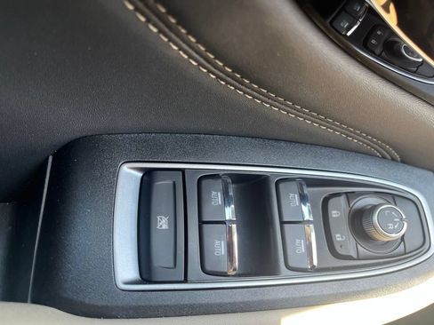 Used 2025 Subaru Outback Limited AWD/4WD image 25