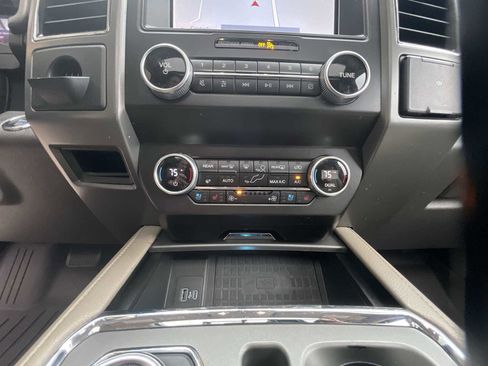 Used 2021 Ford Expedition XLT image 35