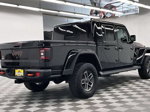 Used 2024 Jeep Gladiator Mojave AWD/4WD image 13
