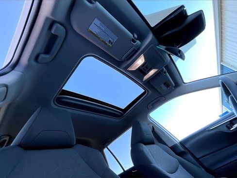 Used 2022 Toyota RAV4 XLE image 20