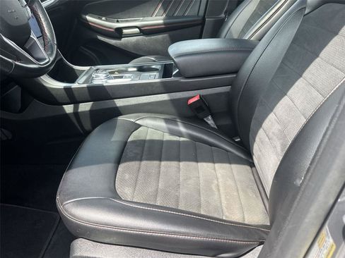 Used 2021 Ford Edge ST-Line AWD/4WD image 12