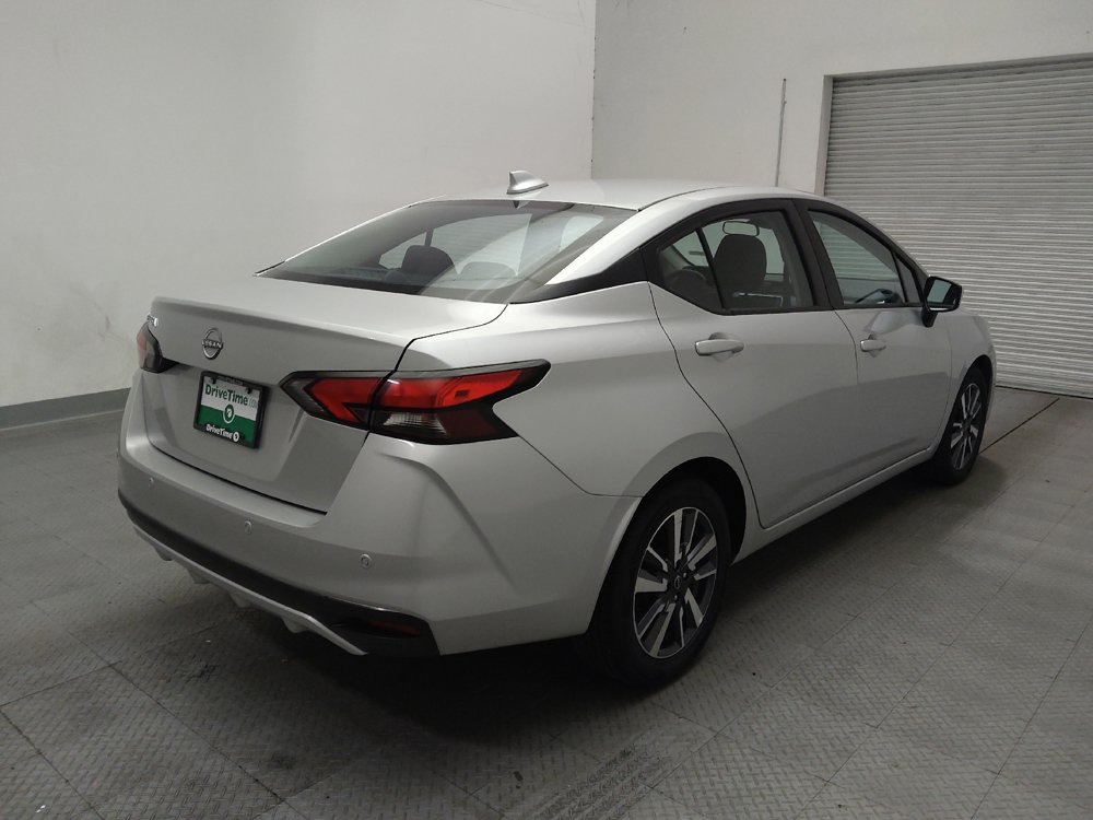 Used 2025 Nissan Versa SV FWD image 9