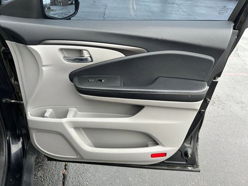 Used 2017 Honda Pilot EX image 25
