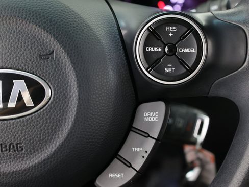 Used 2019 Kia Soul FWD image 22