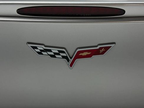 Used 2006 Chevrolet Corvette Coupe w/ Preferred Equipment Group RWD image 9