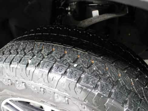 Used 2024 GMC Sierra 1500 AT4 image 7