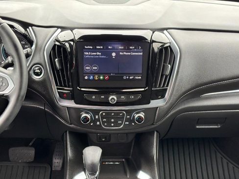 Certified 2023 Chevrolet Traverse LT FWD image 14