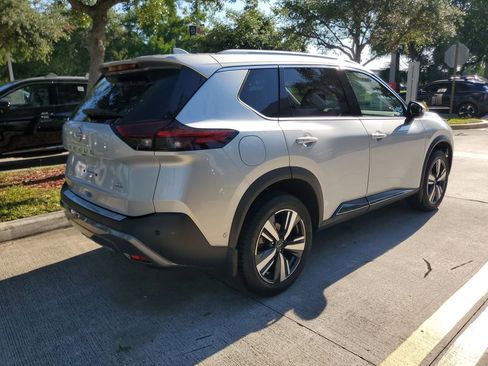 Used 2022 Nissan Rogue SL w/ SL Premium Package FWD image 6