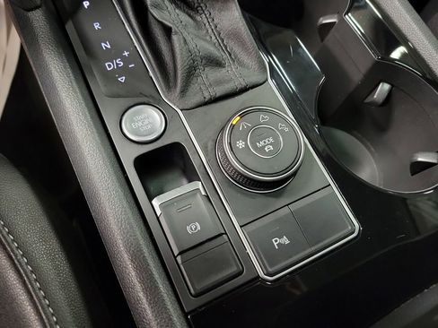 Used 2018 Volkswagen Atlas SEL image 16