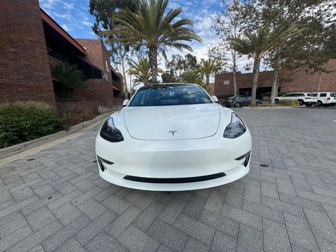 Used 2023 Tesla Model 3 Standard Range image 2