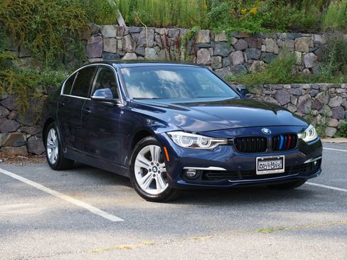 Used 2017 BMW 330i xDrive Sedan w/ Premium Package AWD/4WD image 3
