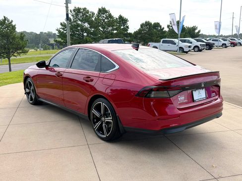 Used 2025 Honda Accord Sport image 4