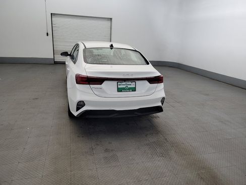 Used 2023 Kia Forte LXS w/ LXS Technology Package FWD image 6