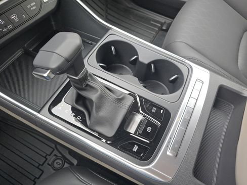 New 2026 Kia Carnival EX image 17