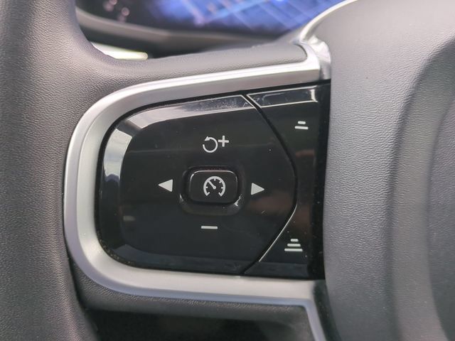 Certified 2023 Volvo XC60 B5 Ultimate w/ Protection Package Premier FWD image 18