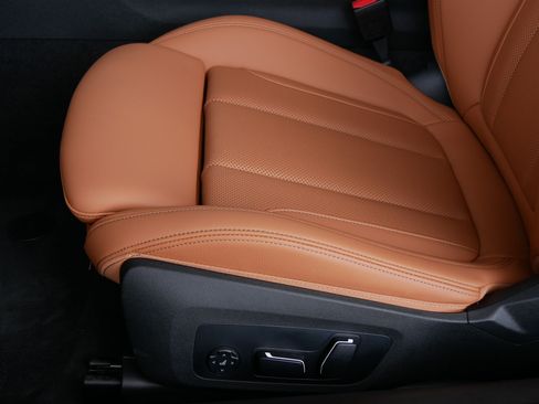 Used 2027 BMW 430i Convertible RWD image 18