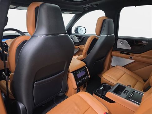 Certified 2023 Lincoln Aviator Black Label w/ Dynamic Handling Package image 10