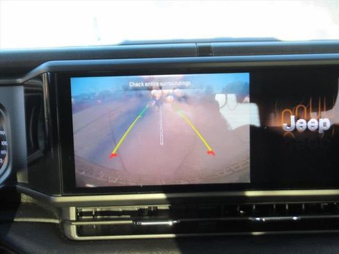 Certified 2025 Jeep Wrangler Willys image 21