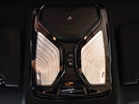 Used 2019 BMW 540i w/ Convenience Package RWD image 38