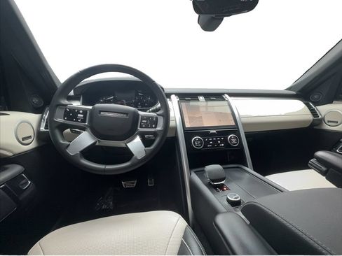 Used 2024 Land Rover Discovery Dynamic SE AWD/4WD image 37