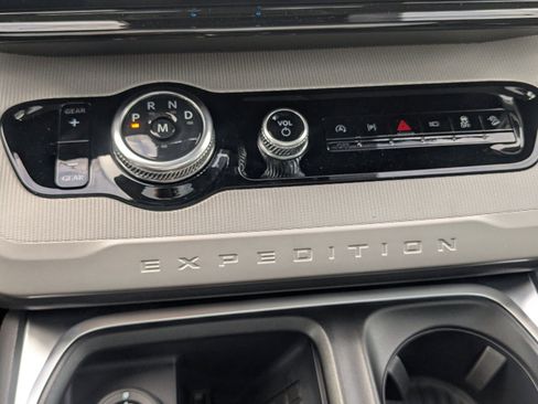 New 2025 Ford Expedition Max Active image 25