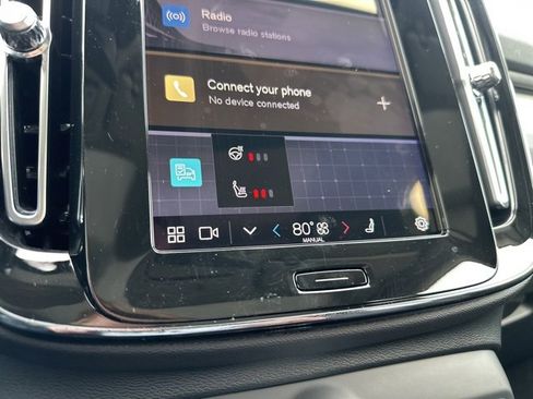 Certified 2024 Volvo XC40 B5 Core image 29