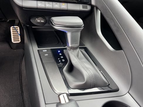 Used 2025 Hyundai Elantra Sport image 14