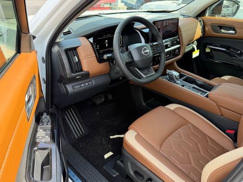 New 2026 Nissan Pathfinder Platinum FWD image 7