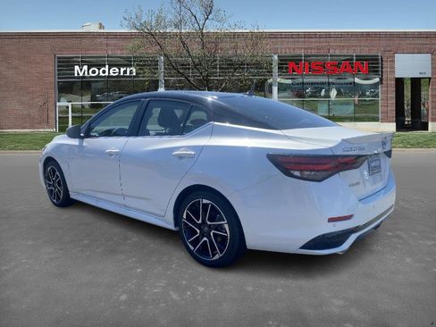 New 2025 Nissan Sentra SR image 2
