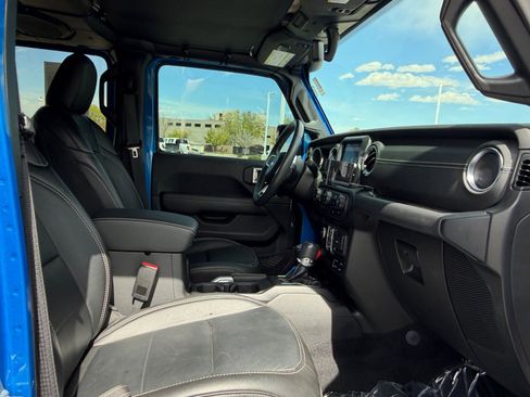 Used 2023 Jeep Wrangler Sahara w/ Cold Weather Group image 32