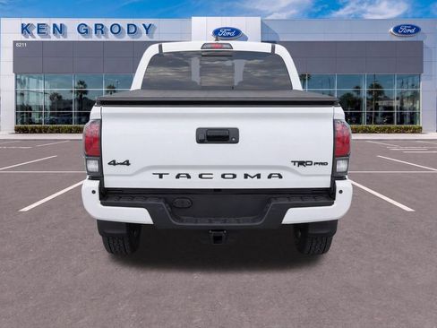 Used 2022 Toyota Tacoma TRD Pro AWD/4WD image 5