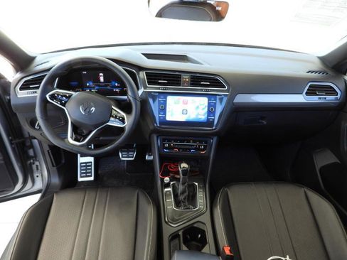 Used 2022 Volkswagen Tiguan SE R-Line image 47