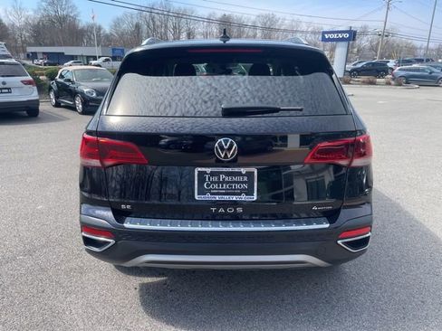 Certified 2023 Volkswagen Taos SE w/ Black Wheel Package image 3
