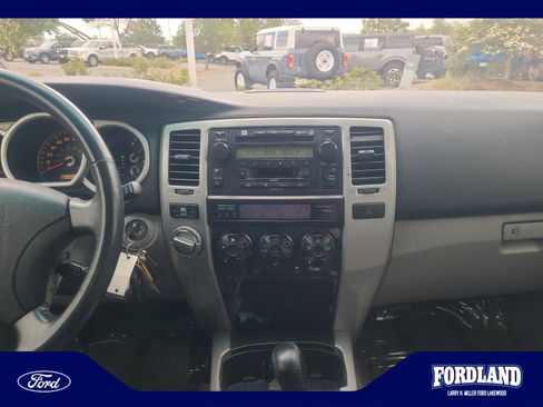 Used 2005 Toyota 4Runner Limited AWD/4WD image 12