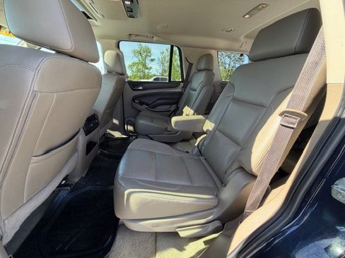 Used 2019 Chevrolet Tahoe LT w/ LT Signature Package image 10