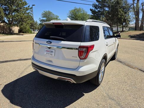 Used 2017 Ford Explorer XLT w/ Equipment Group 202A AWD/4WD image 7
