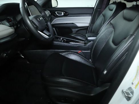 Used 2025 Jeep Compass Limited AWD/4WD image 18